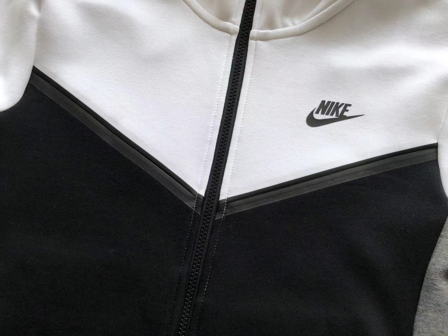 Tech Fleece White/Grey Tracksuit