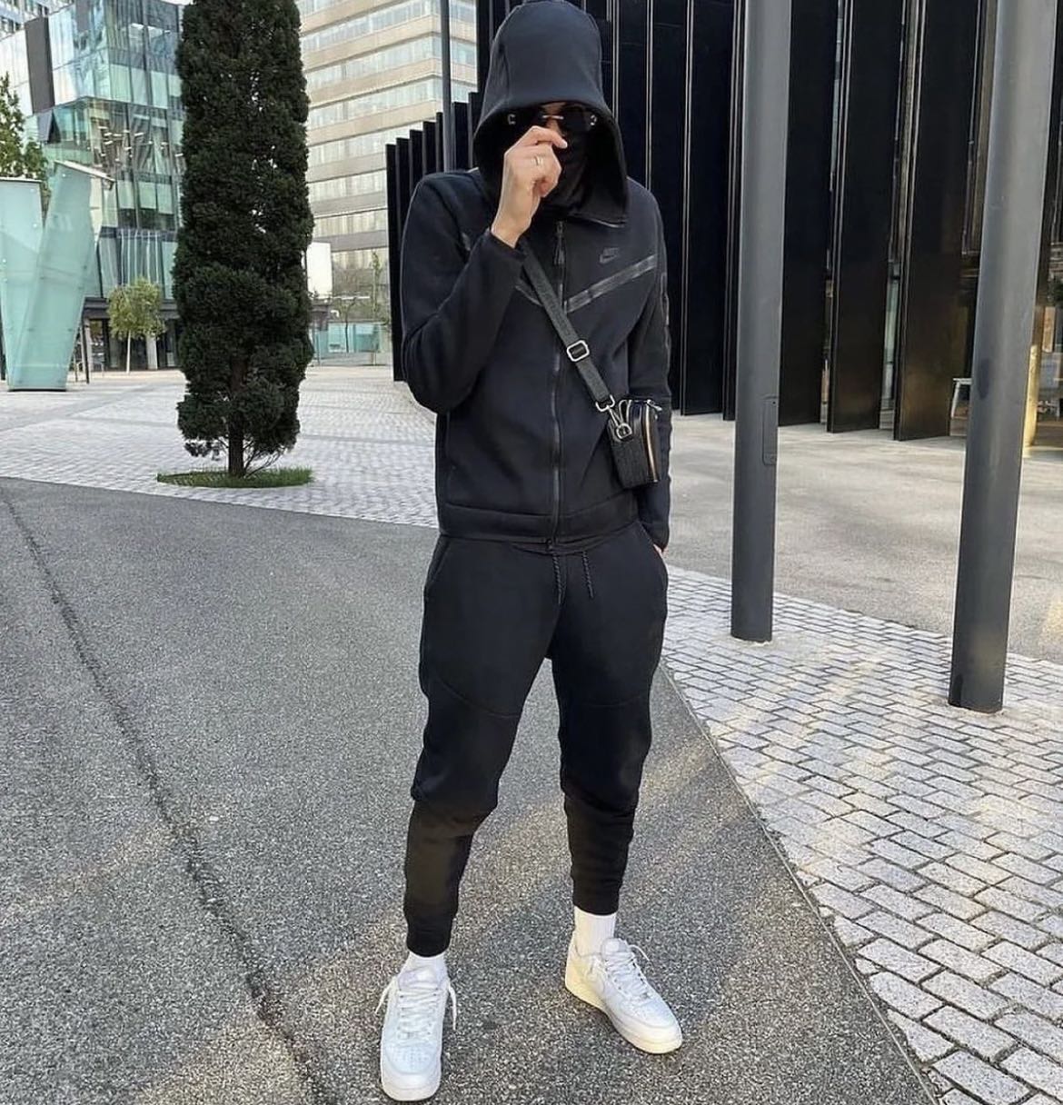 Tech Fleece Black Tracksuit